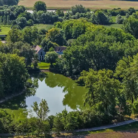 Platan Konukevi Narad