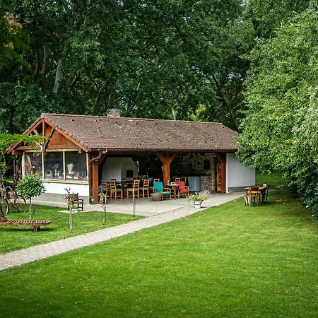 Platan Guest house 4*
